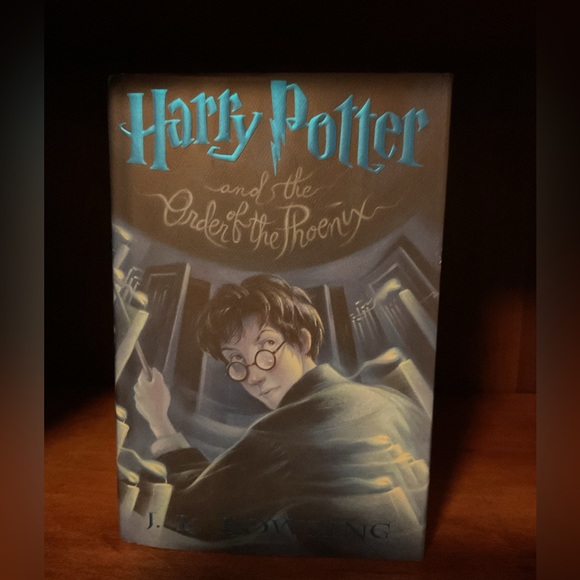 3 novels:Wings of a Falcon,HarryPotter Order of the Phoenix & Sorcerer’s Stone - Picture 9 of 14